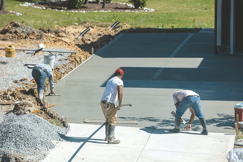 Garagenfundament - Gegossene Bodenplatte aus Beton für eine Garage