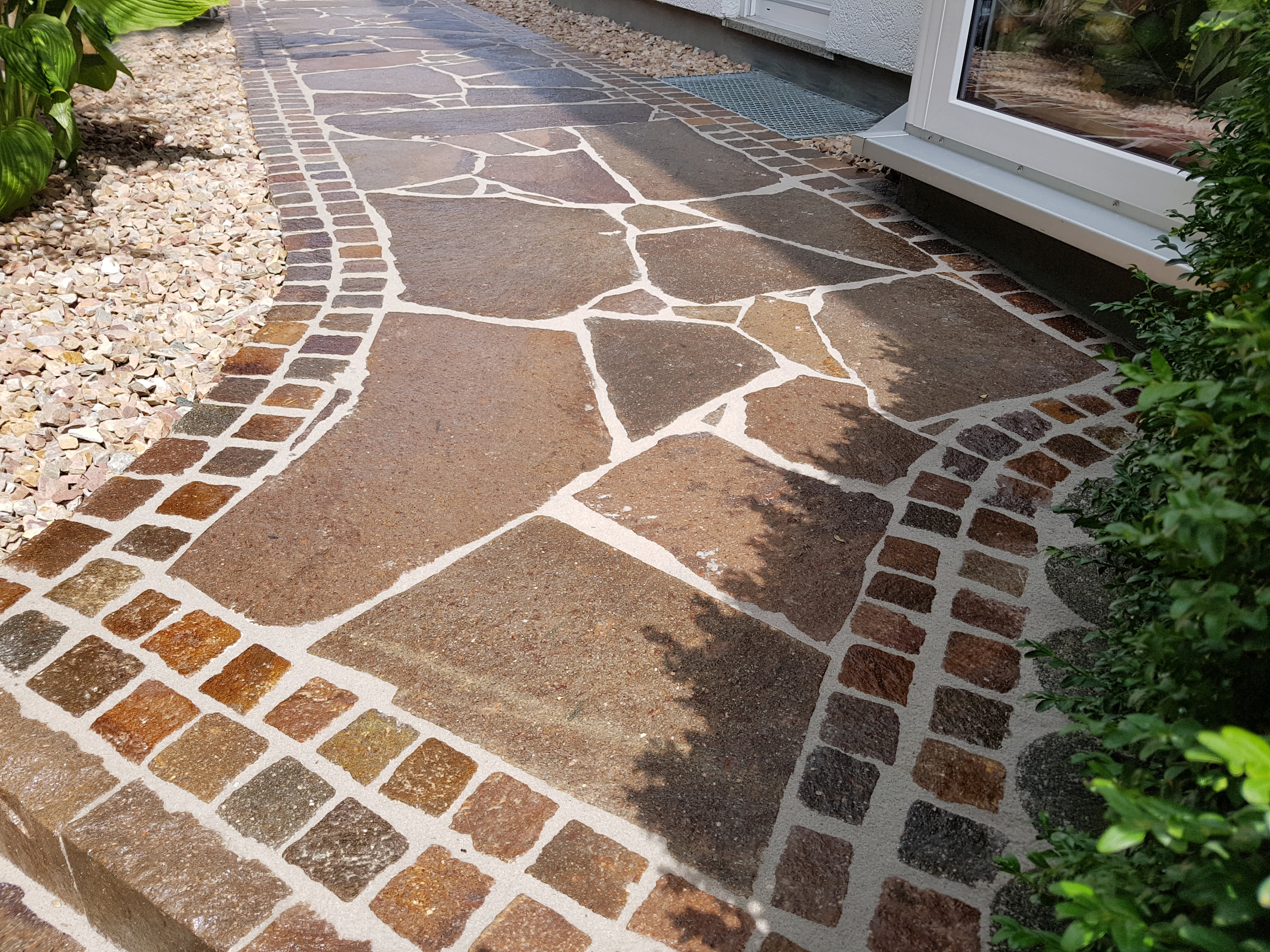 Gartenweg mit Natursteinplatten anlegen, GALA mit Aroundhome planen