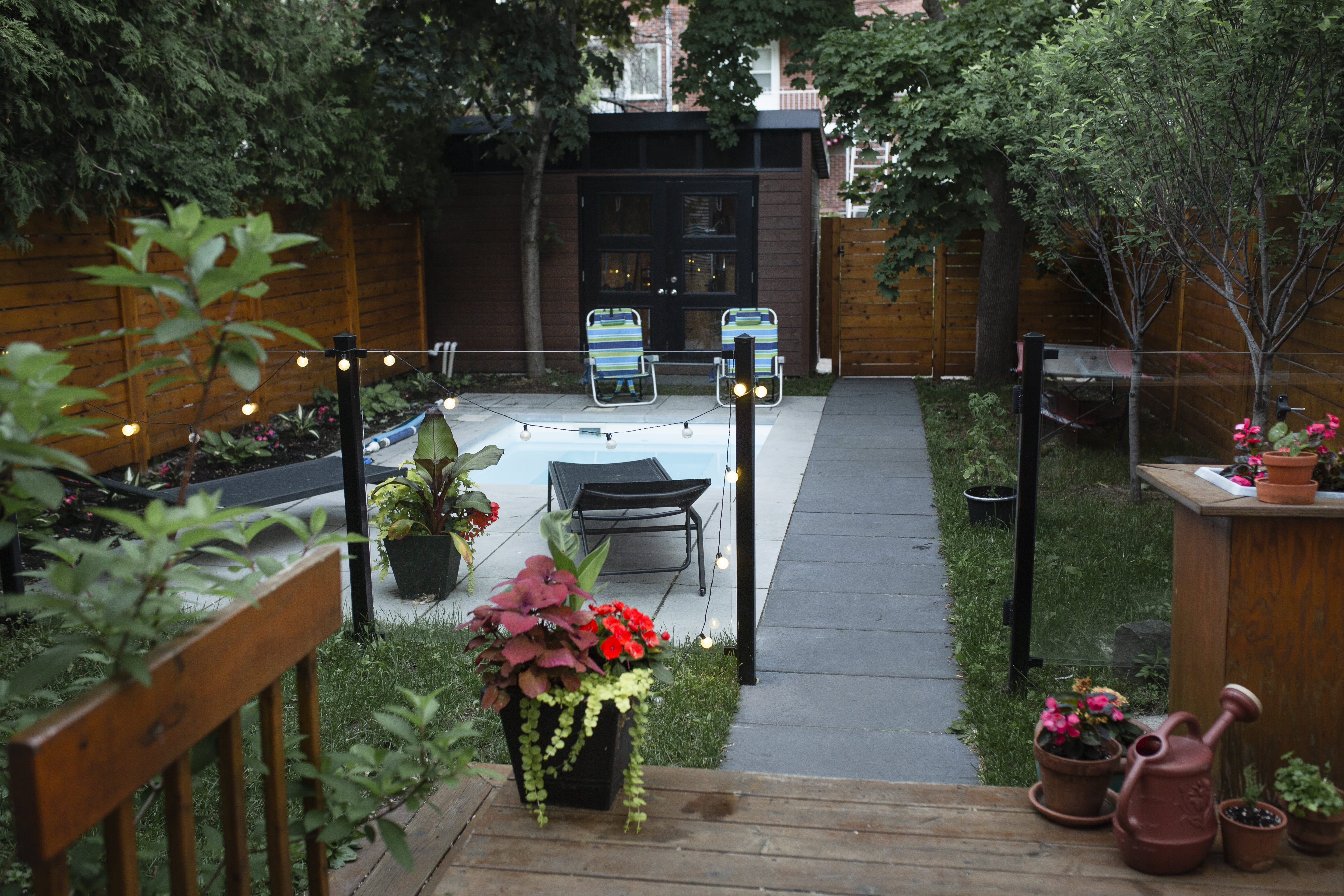 Kleiner Garten mit Pool