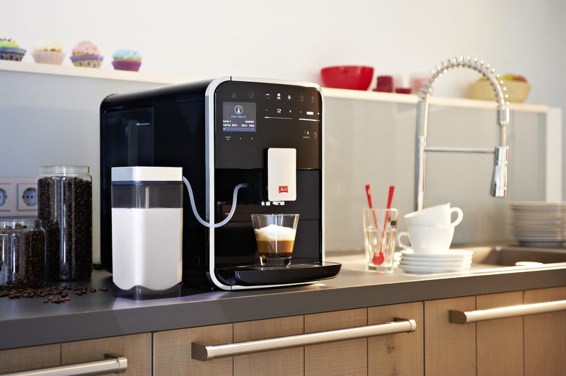 Kaffeemaschine Mit Mahlwerk Und Milchaufschaumer