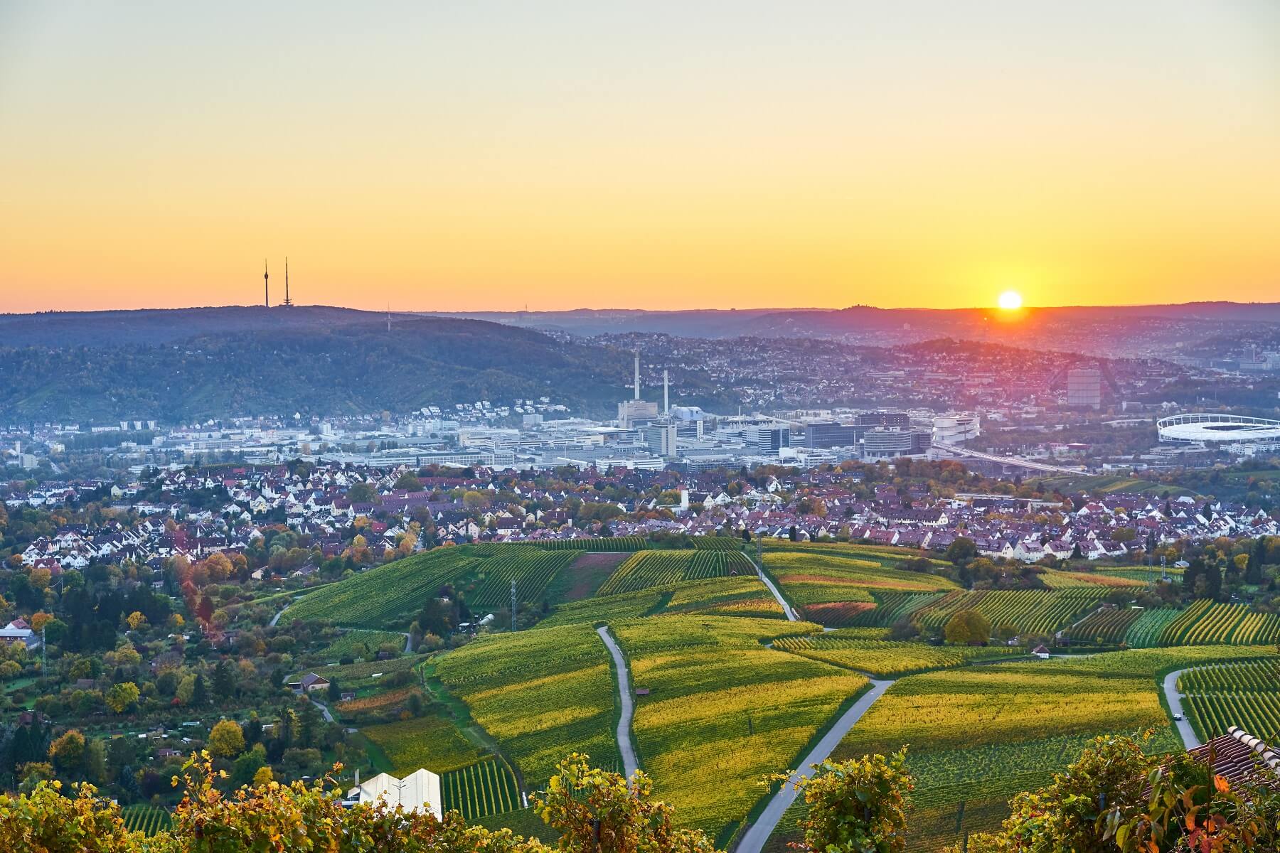 Panoramaansicht auf Stuttgart bei Sonnenuntergang
